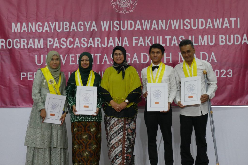 Mangayubagya Wisudawan/Wisudawati Pascasarjana FIB UGM Periode III 2023 ...