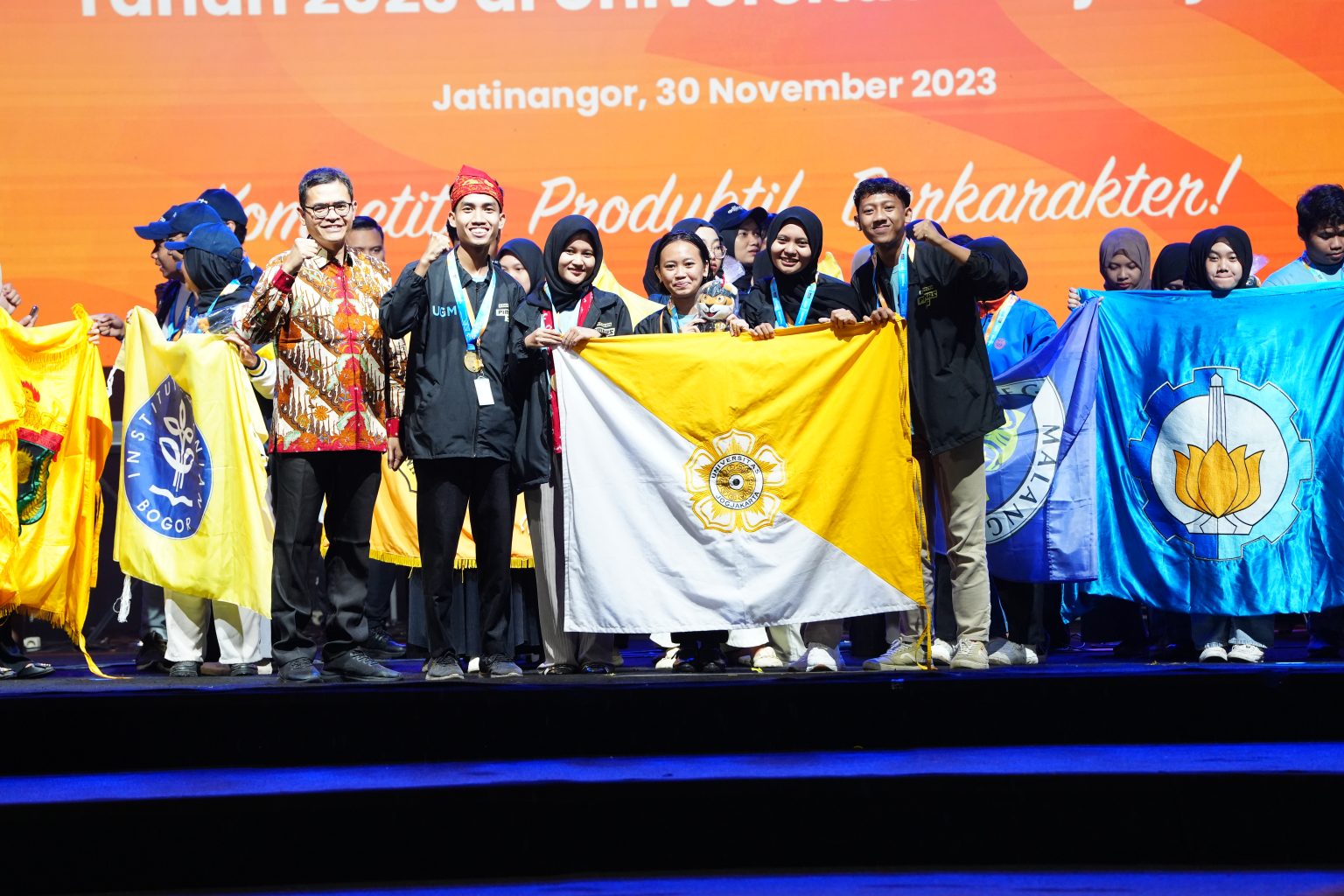 Tim Mahasiswa Fakultas Ilmu Budaya Memenangkan Medali Ganda Pada PIMNAS ...