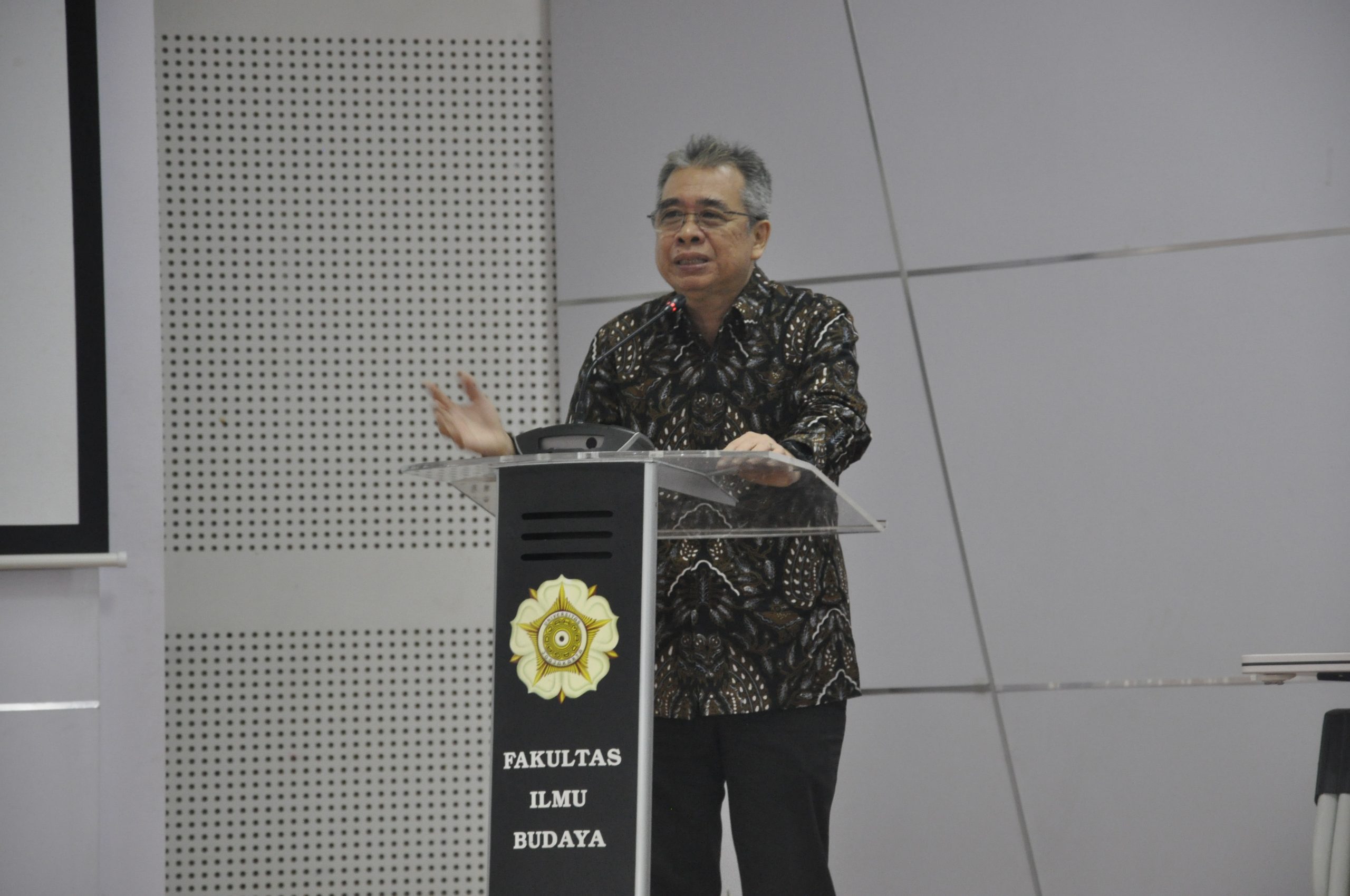 Prof. Dr. Indra Wijaya Kusuma, M.B.A., menekankan pentingnya peran museum universitas dalam memperkenalkan identitas universitas itu sendiri.